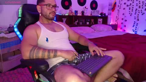 Xein Independent Model online show from May 2, 3:12 am
