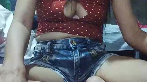 Snapshot of xhotskinny69x chatting on March 3, 10:20 pm xhotskinny69x online show from March 3, 10:20 pm