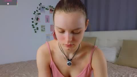 Luna and Lina online show from December 18, 4:30 am