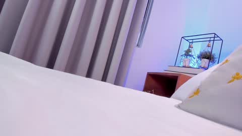 XIMENA LOPEZ online show from January 6, 7:51 pm