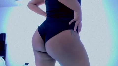 Snapshot of xiomy_winklar chatting on March 11, 3:23 pm xiomy winklar online show from March 11, 3:23 pm
