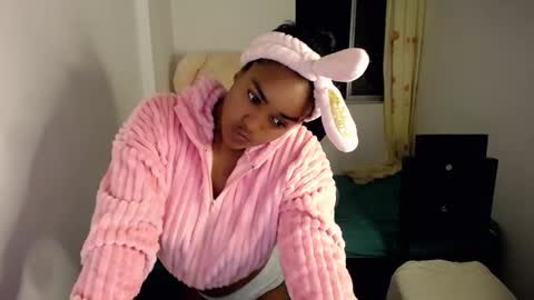 Snapshot of xiomy_winklar chatting on December 23, 12:57 am xiomy winklar online show from December 23, 12:57 am