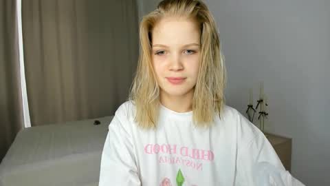 Chloe online show from February 22, 11:13 am