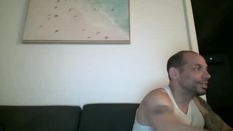 Snapshot of xlpack69 chatting on January 21, 5:27 am John online show from January 21, 5:27 am