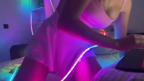 XMollyLoveX online show from December 3, 5:57 pm