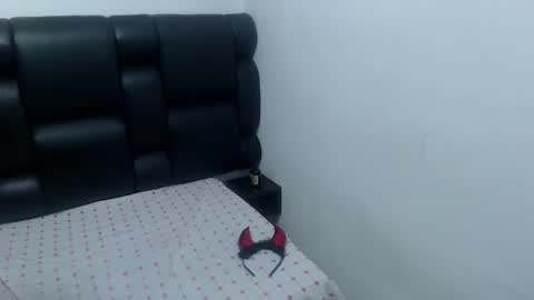 33 Oasis Sexy Ass 33 online show from March 12, 7:12 am