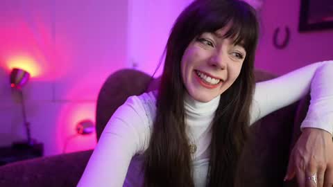 Bella Bondai online show from February 18, 4:37 am