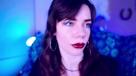 Bella Bondai online show from November 20, 4:33 am