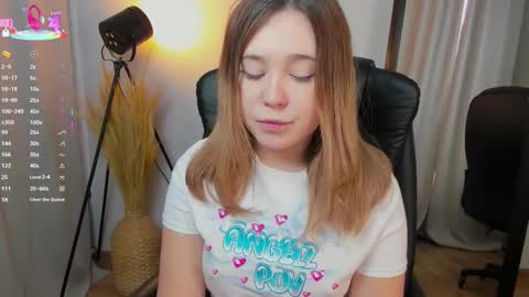 Snapshot of xohanna chatting on October 18, 7:45 am Milana online show from October 18, 7:45 am