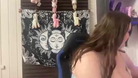 xopeachybaby online show from June 16, 9:02 am