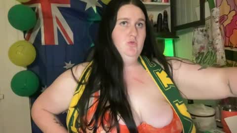 xopeachybaby online show from July 8, 7:34 am