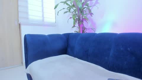 xoxo_angel online show from February 17, 2:05 pm