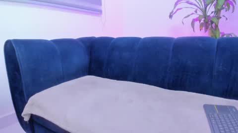 xoxo_angel online show from April 28, 2:27 am