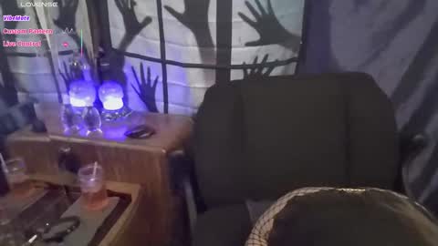 Chloe online show from October 19, 12:59 am