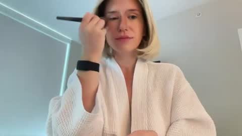 jenn online show from July 9, 1:48 pm