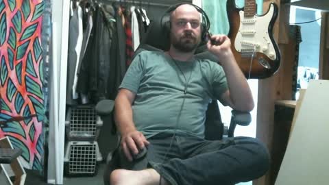 Red online show from December 8, 2:25 am