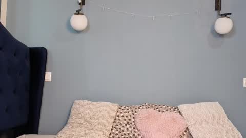 AnnaMaee online show from March 19, 7:03 am