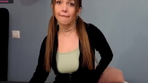 Snapshot of xsexycouples chatting on February 10, 11:23 pm AnnaMaee online show from February 10, 11:23 pm