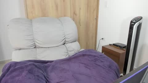 Hellen Sofia instagram hellen5546 online show from July 14, 1:05 pm