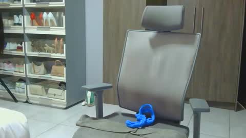 spykeXtee online show from January 17, 5:28 am