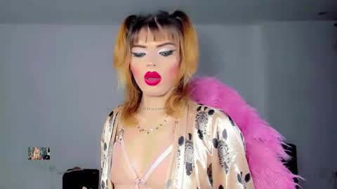 Snapshot of xthesexyboyx chatting on September 21, 3:43 am Femboy Exotic online show from September 21, 3:43 am