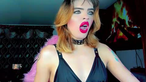 Snapshot of xthesexyboyx chatting on September 26, 8:00 am Femboy Exotic online show from September 26, 8:00 am