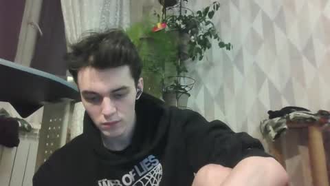 traqqq online show from May 3, 7:42 pm