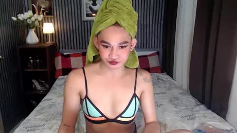 xtspetitehugecock online show from April 27, 9:40 am
