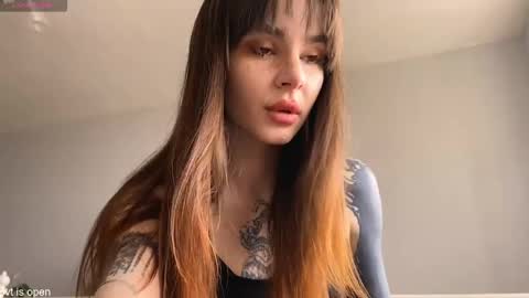 Lily online show from March 20, 11:15 am