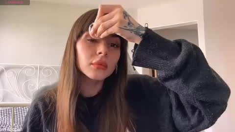 Lily online show from May 1, 11:15 am