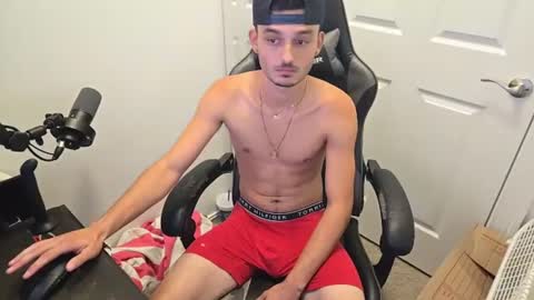 XxDreamBoyxX online show from July 29, 3:39 am