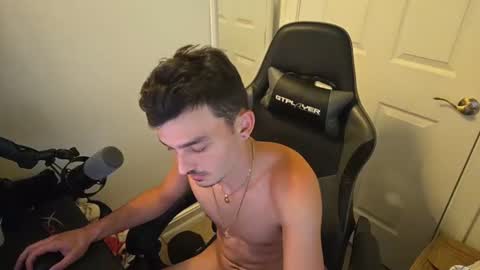 XxDreamBoyxX online show from August 2, 5:09 am
