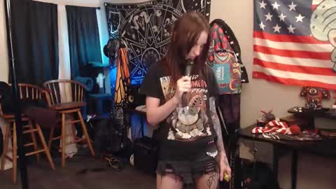 Snapshot of xxlilithmoonxx chatting on October 13, 7:21 am Lilith online show from October 13, 7:21 am
