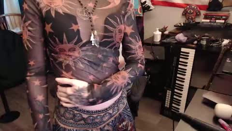Snapshot of xxlilithmoonxx chatting on September 27, 5:16 am Lilith online show from September 27, 5:16 am