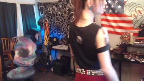 Snapshot of xxlilithmoonxx chatting on October 21, 3:11 am Lilith online show from October 21, 3:11 am