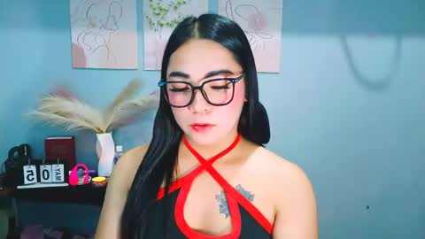 xxslutty kim online show from May 4, 4:57 pm