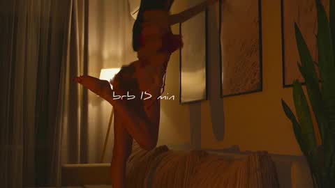 Molly online show from January 12, 2:02 pm