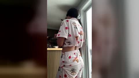 Lola online show from March 30, 12:49 pm