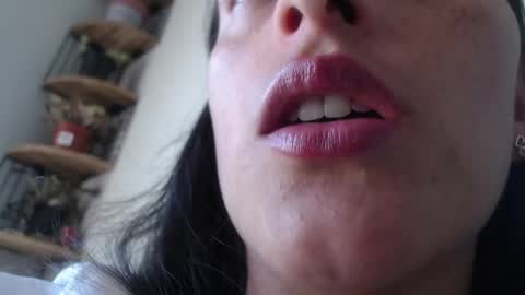 Lola online show from October 1, 6:07 pm