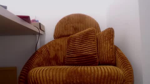 Lola online show from February 18, 1:44 pm