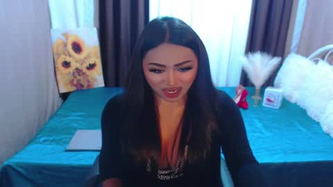 OLIVIA online show from May 2, 5:52 pm