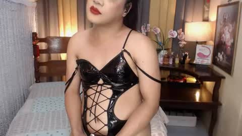 QUEENCY online show from June 21, 5:19 pm