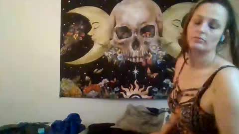 Misti online show from June 10, 5:01 pm