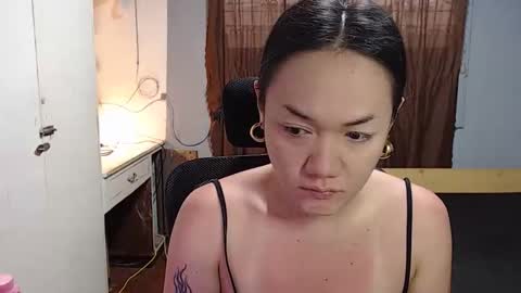 Melissa online show from May 1, 2:49 am
