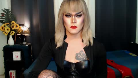 Snapshot of xyournightmarequeenx chatting on January 11, 11:46 pm QueenMarina online show from January 11, 11:46 pm