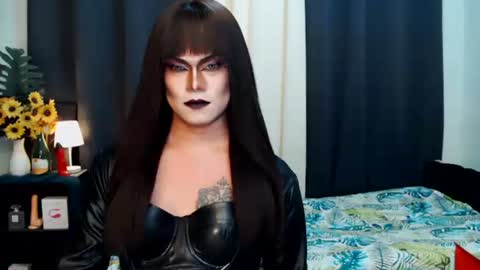 Snapshot of xyournightmarequeenx chatting on September 19, 8:34 pm QueenMarina online show from September 19, 8:34 pm