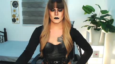 QueenMarina online show from June 19, 8:04 pm