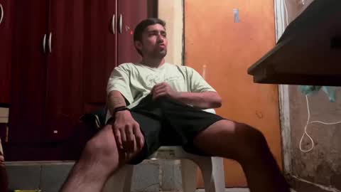 Snapshot of y0ungwithbrowndick chatting on January 10, 10:06 am BROWN DICK online show from January 10, 10:06 am