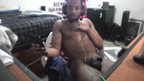 Snapshot of y_sticky chatting on March 10, 10:34 pm y_sticky online show from March 10, 10:34 pm