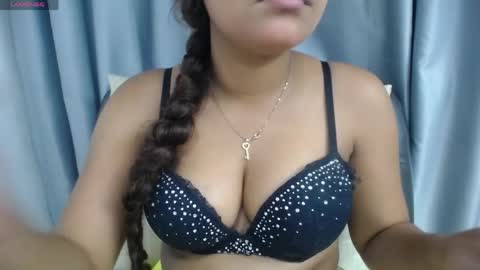 yazhini online show from June 3, 11:57 am